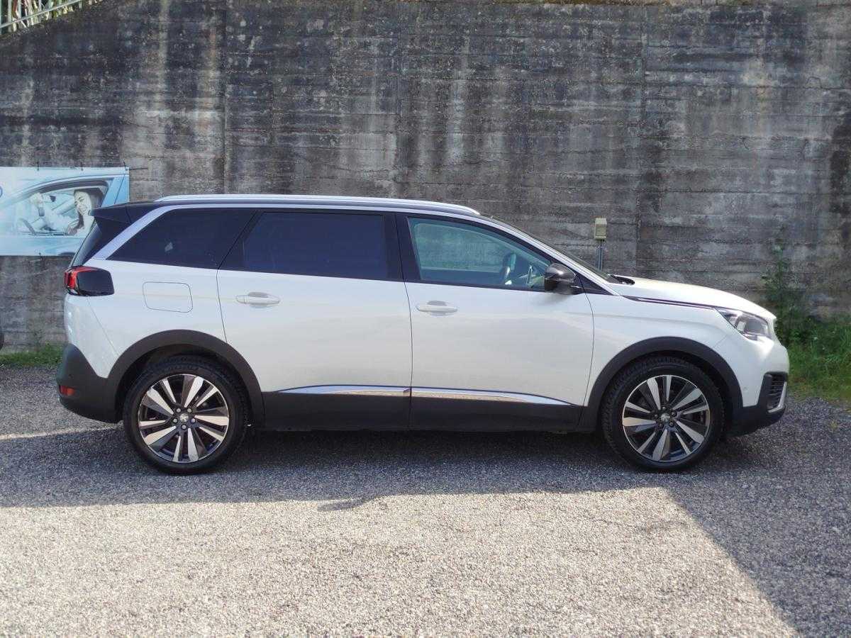 peugeot-5008-2017-gasolina-1199cc