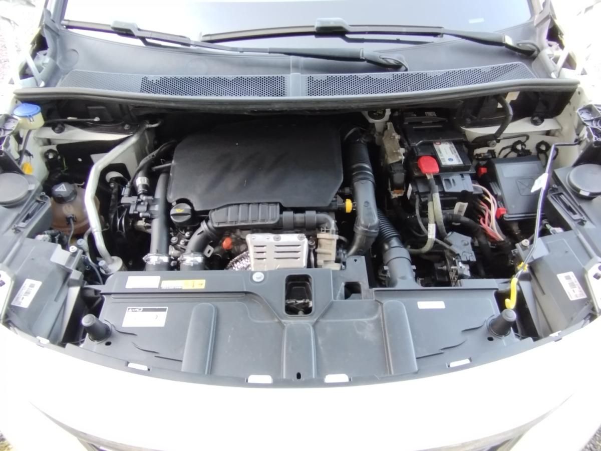 peugeot-5008-2017-gasolina-1199cc