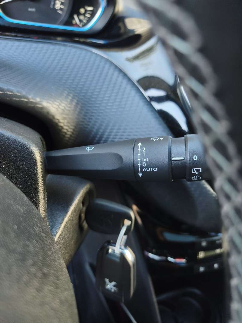 peugeot-2008-2017-gasolina-1199cc