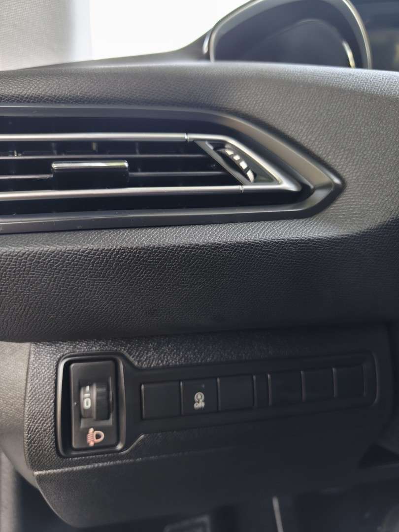 peugeot-308-sw-2018-gasolina-1199cc