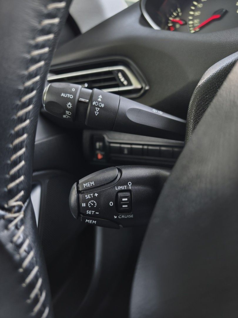 peugeot-308-sw-2018-gasolina-1199cc