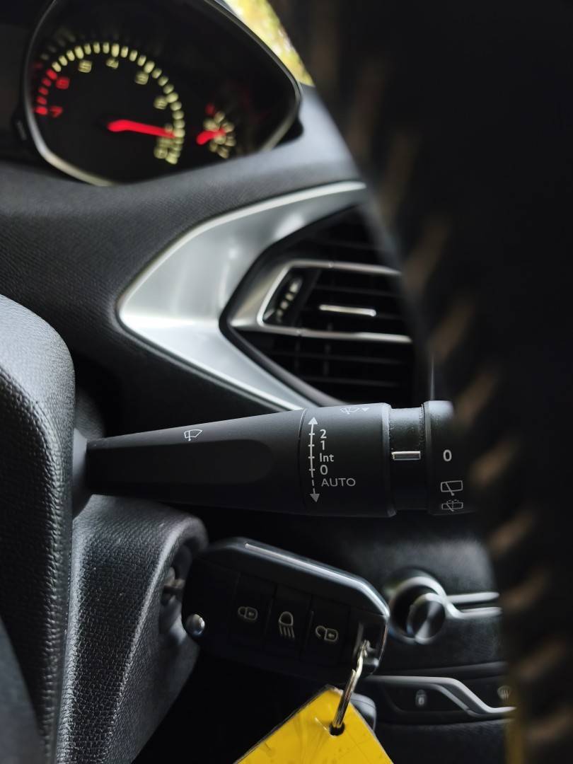 peugeot-308-sw-2018-gasolina-1199cc