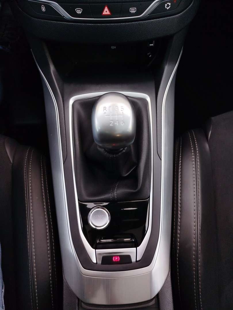 peugeot-308-2016-gasolina-1199cc