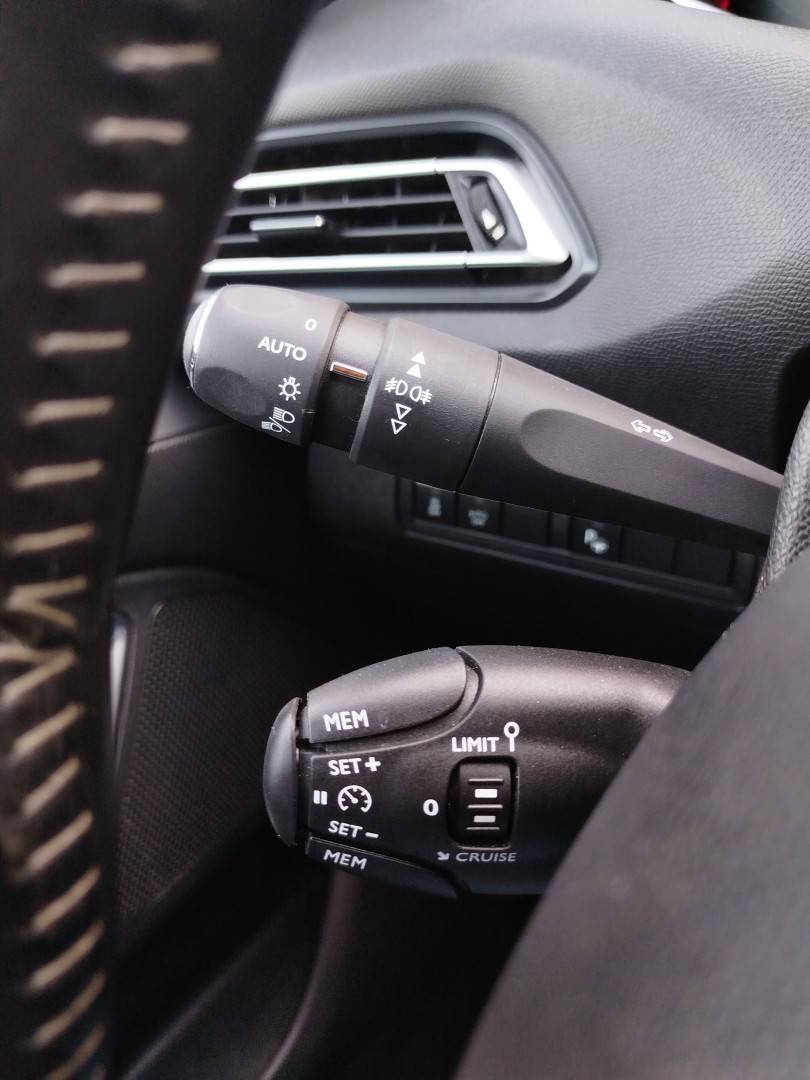 peugeot-308-2016-gasolina-1199cc