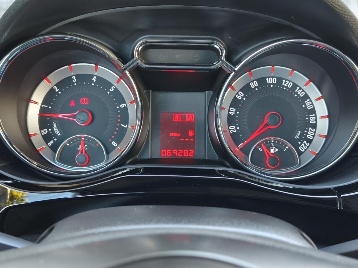 opel-adam-2015-gasolina-1229cc