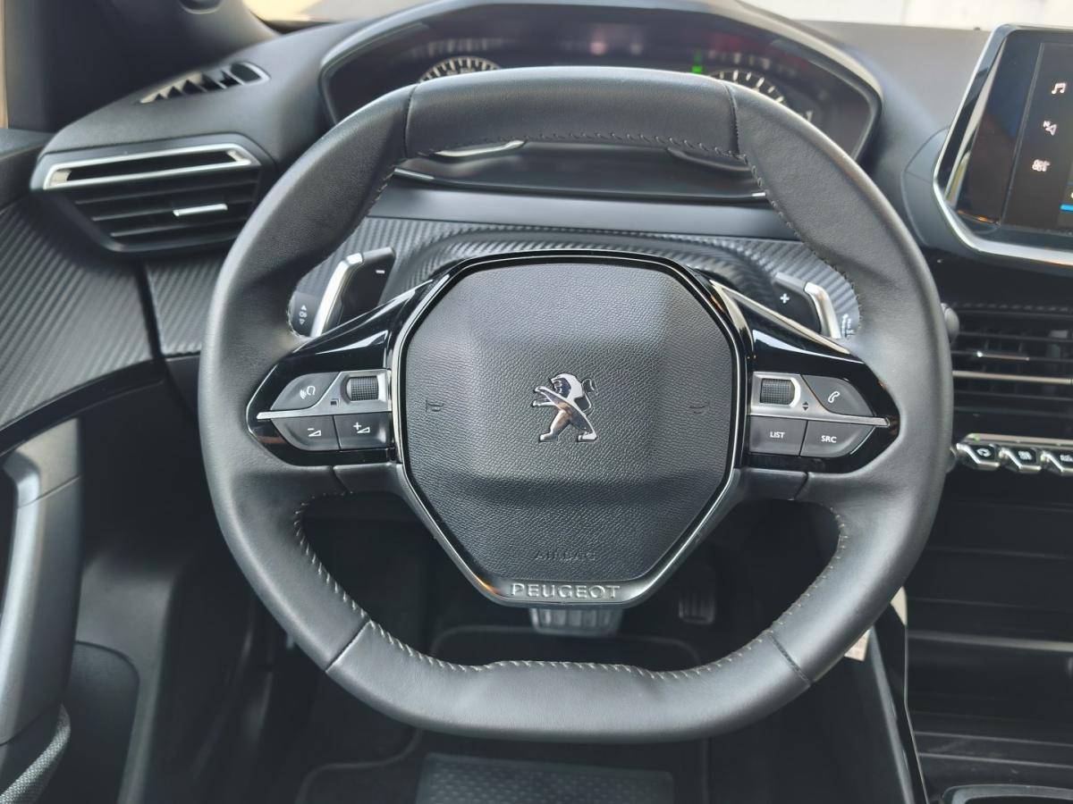 peugeot-2008-2023-gasolina-1199cc