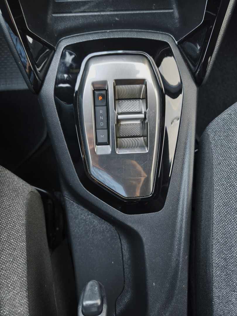 peugeot-2008-2023-gasolina-1199cc