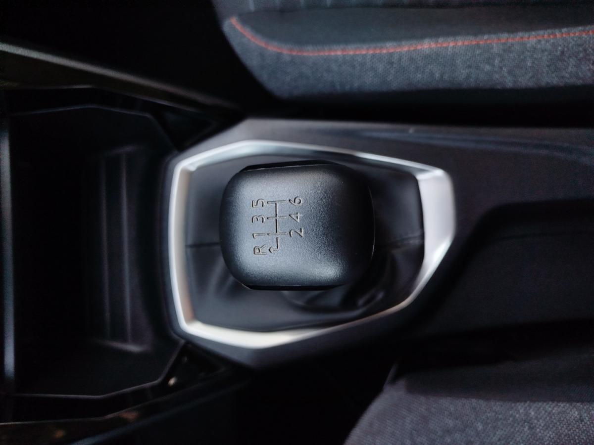 peugeot-208-2020-gasolina-1199cc