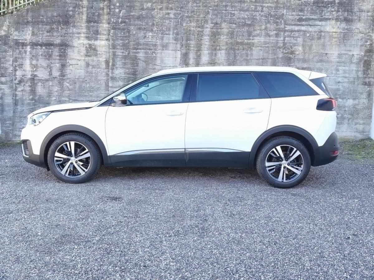 peugeot-5008-2019-gasolina-1199cc
