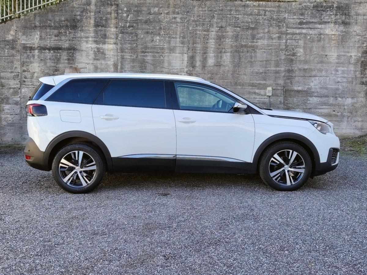 peugeot-5008-2019-gasolina-1199cc