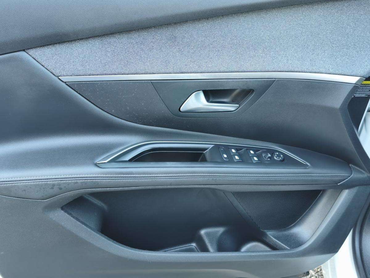 peugeot-5008-2019-gasolina-1199cc