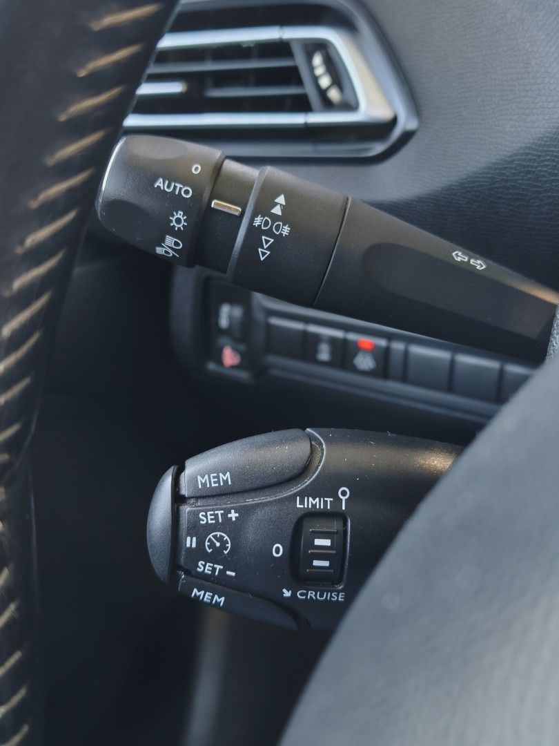 peugeot-308-2018-gasolina-1199cc