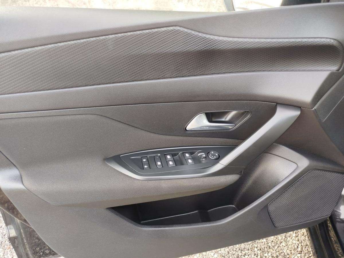 peugeot-308-2022-gasolina-1199cc