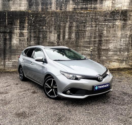 toyota-auris-touring-sports-2018-diesel-1364cc