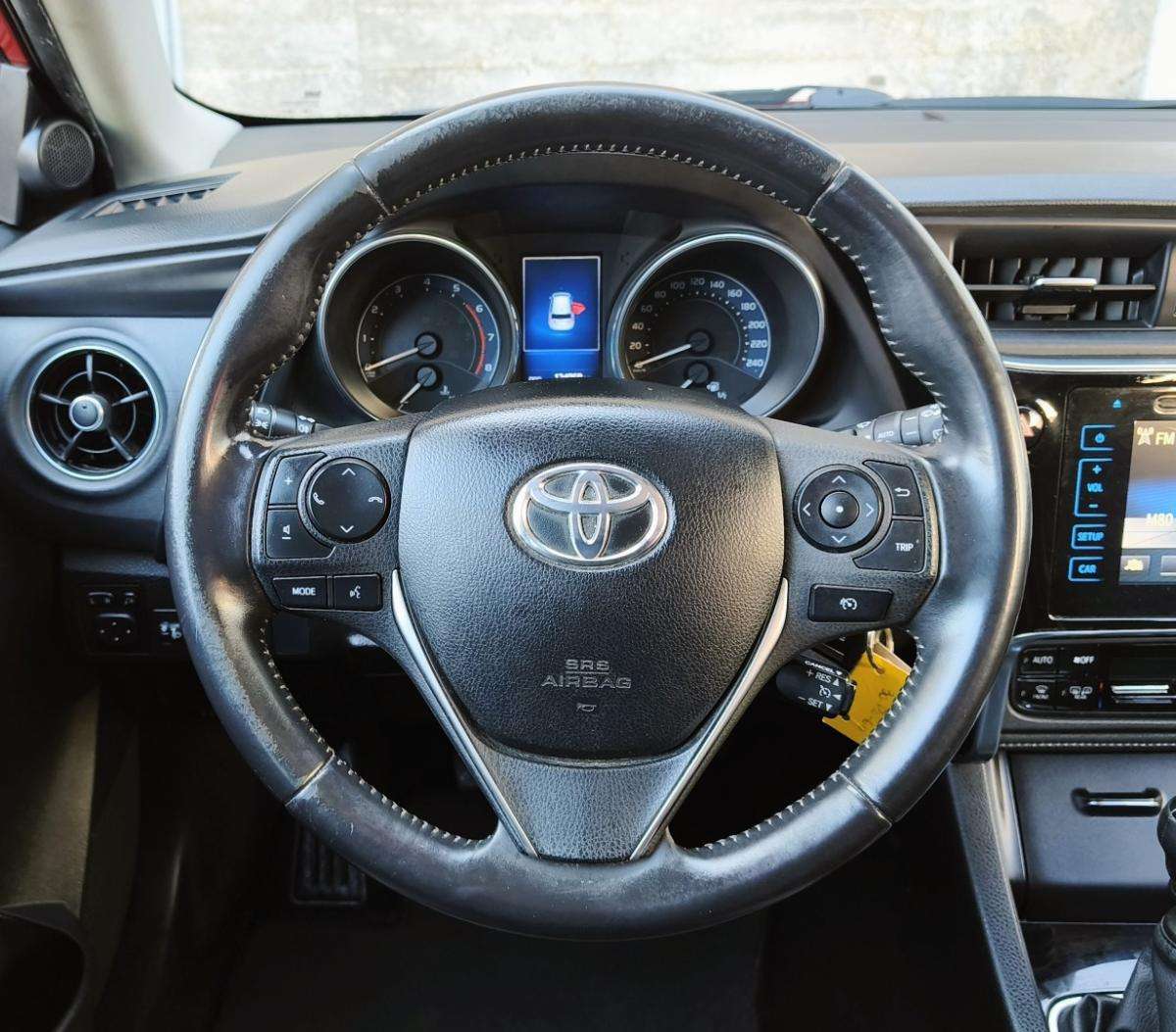 toyota-auris-2015-gasolina-1197cc