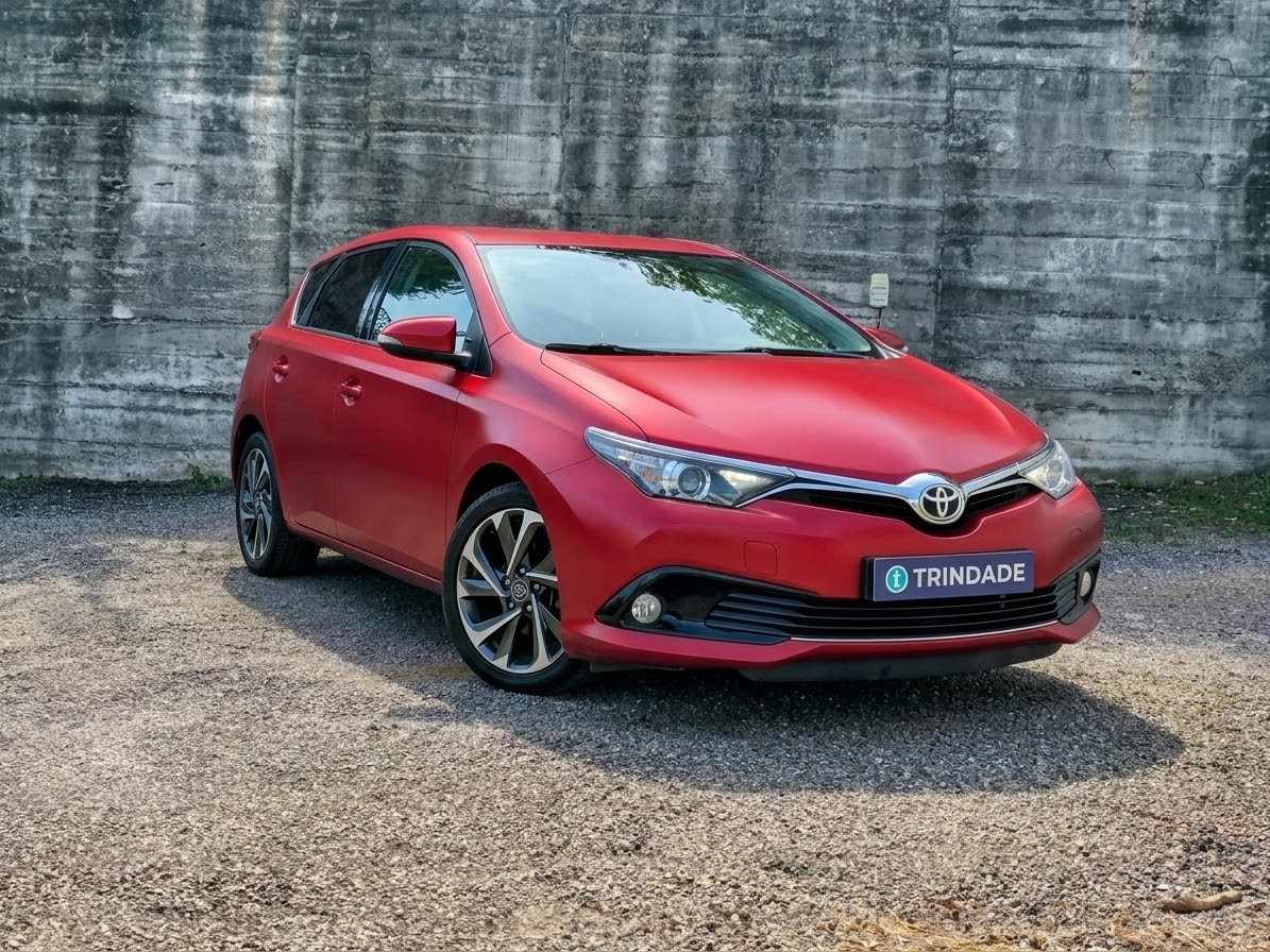 toyota-auris-2015-gasolina-1197cc