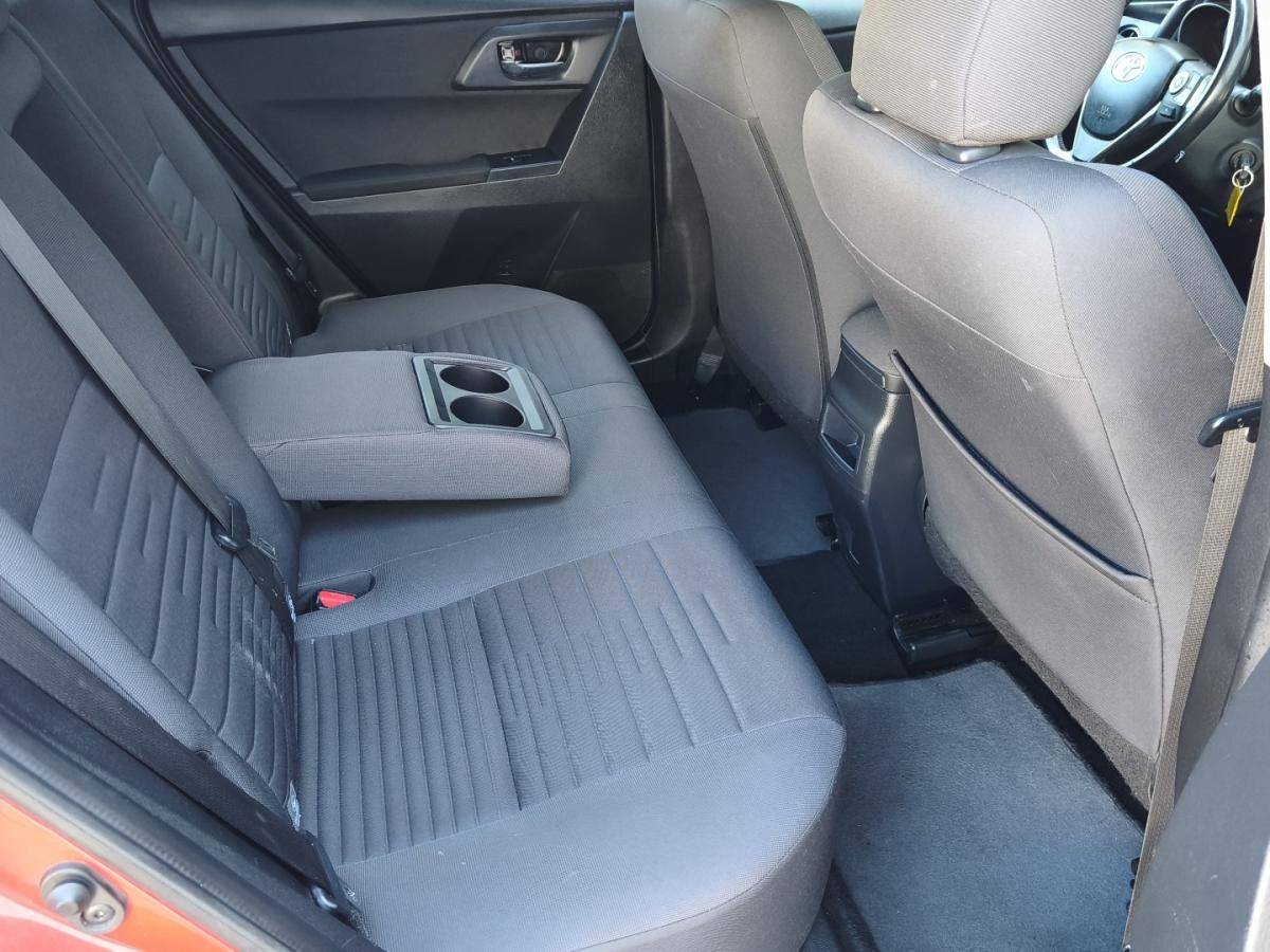 toyota-auris-2015-gasolina-1197cc
