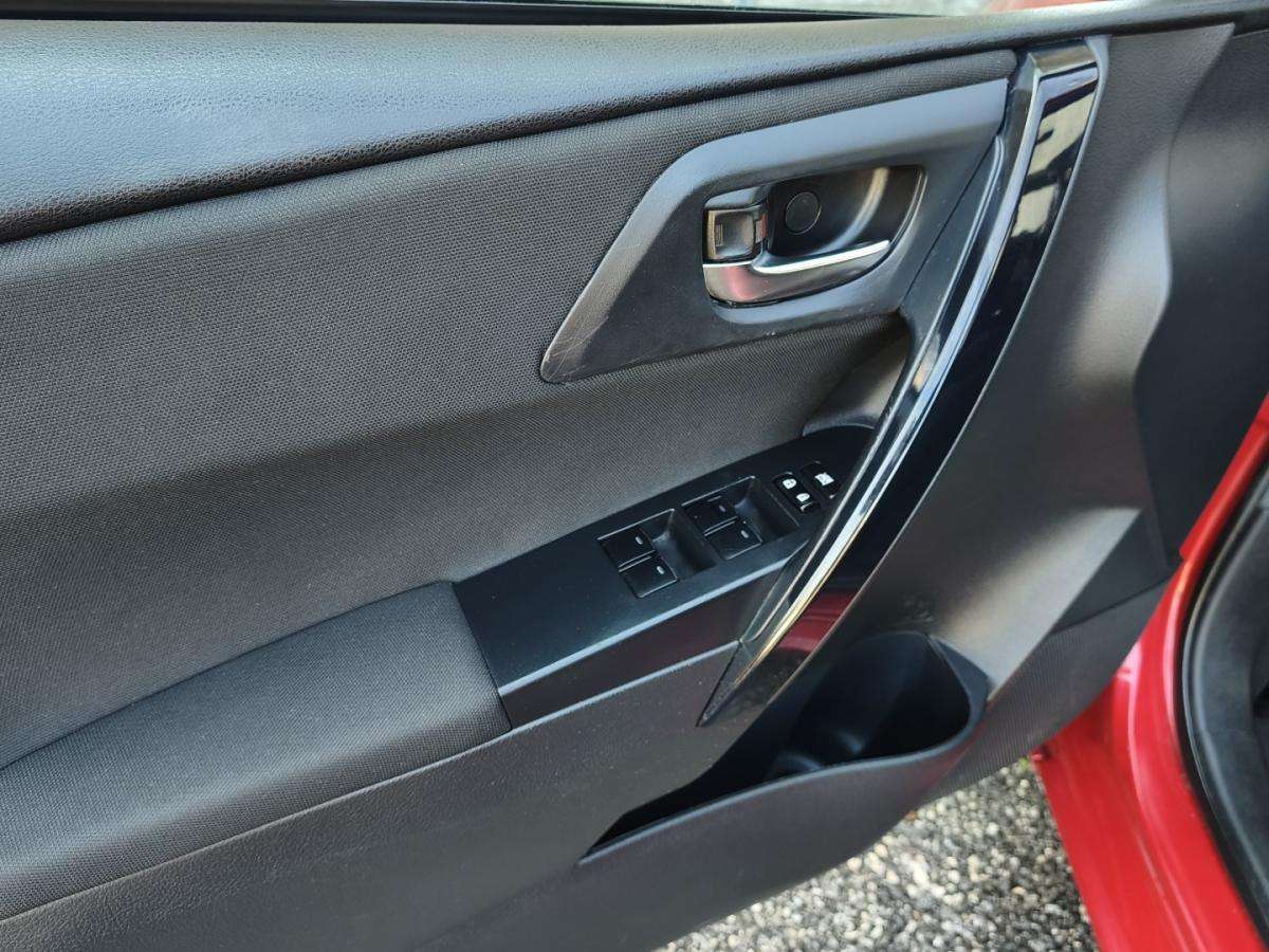 toyota-auris-2015-gasolina-1197cc