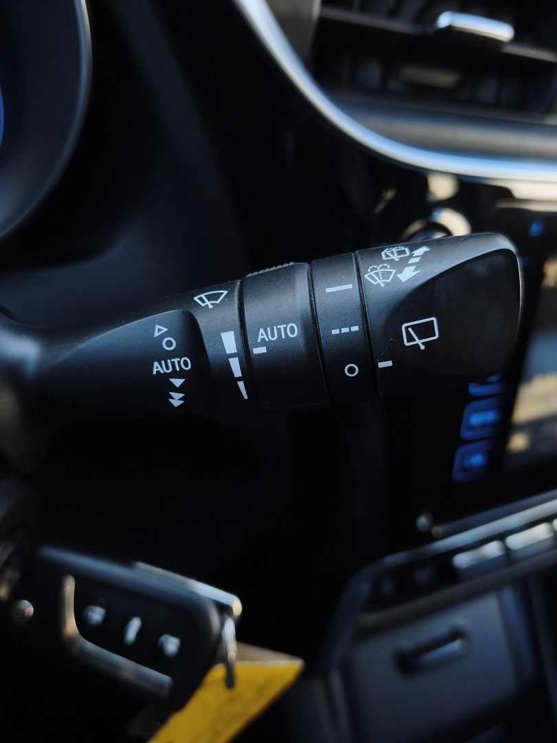 toyota-auris-2015-gasolina-1197cc
