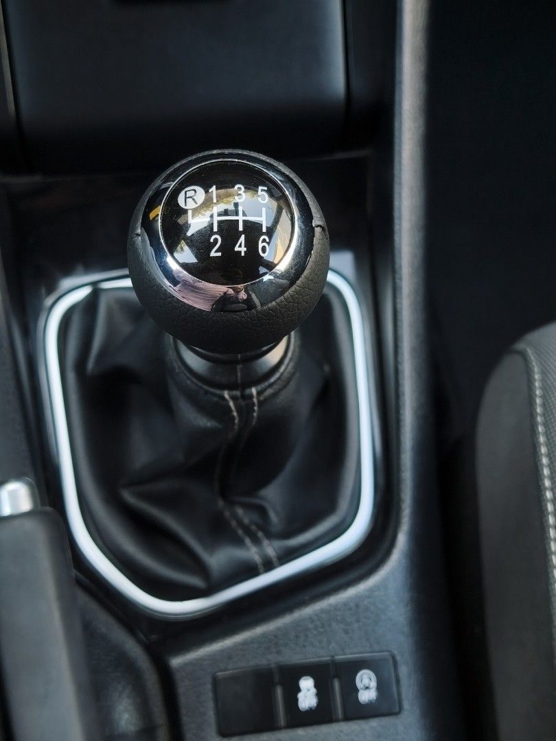 toyota-auris-2015-gasolina-1197cc