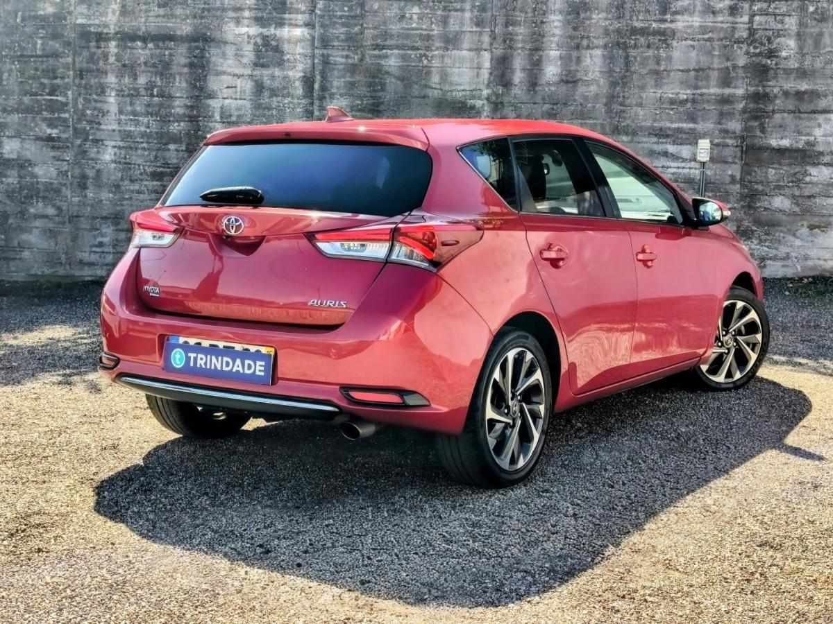 toyota-auris-2015-gasolina-1197cc