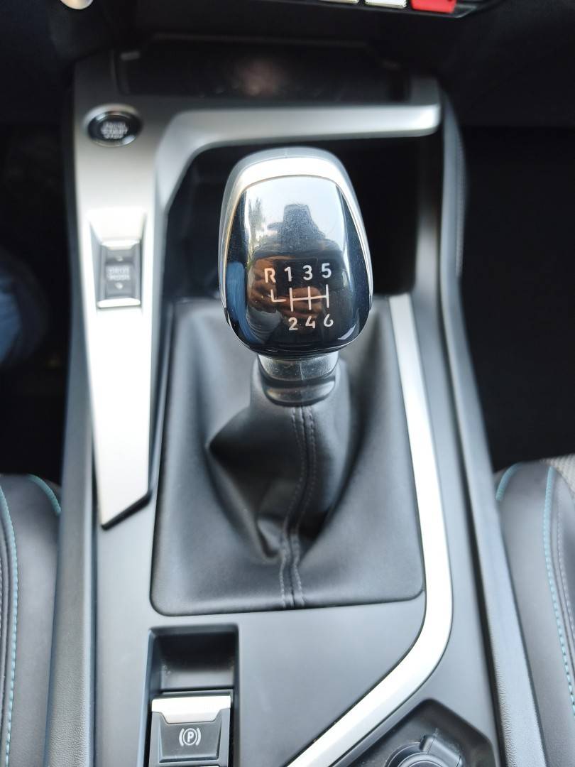 peugeot-308-2023-gasolina-1199cc