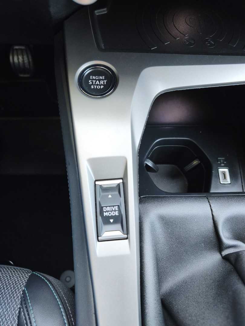 peugeot-308-2023-gasolina-1199cc