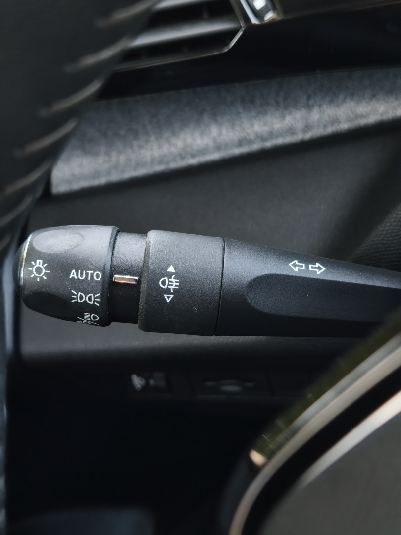 peugeot-308-2023-gasolina-1199cc