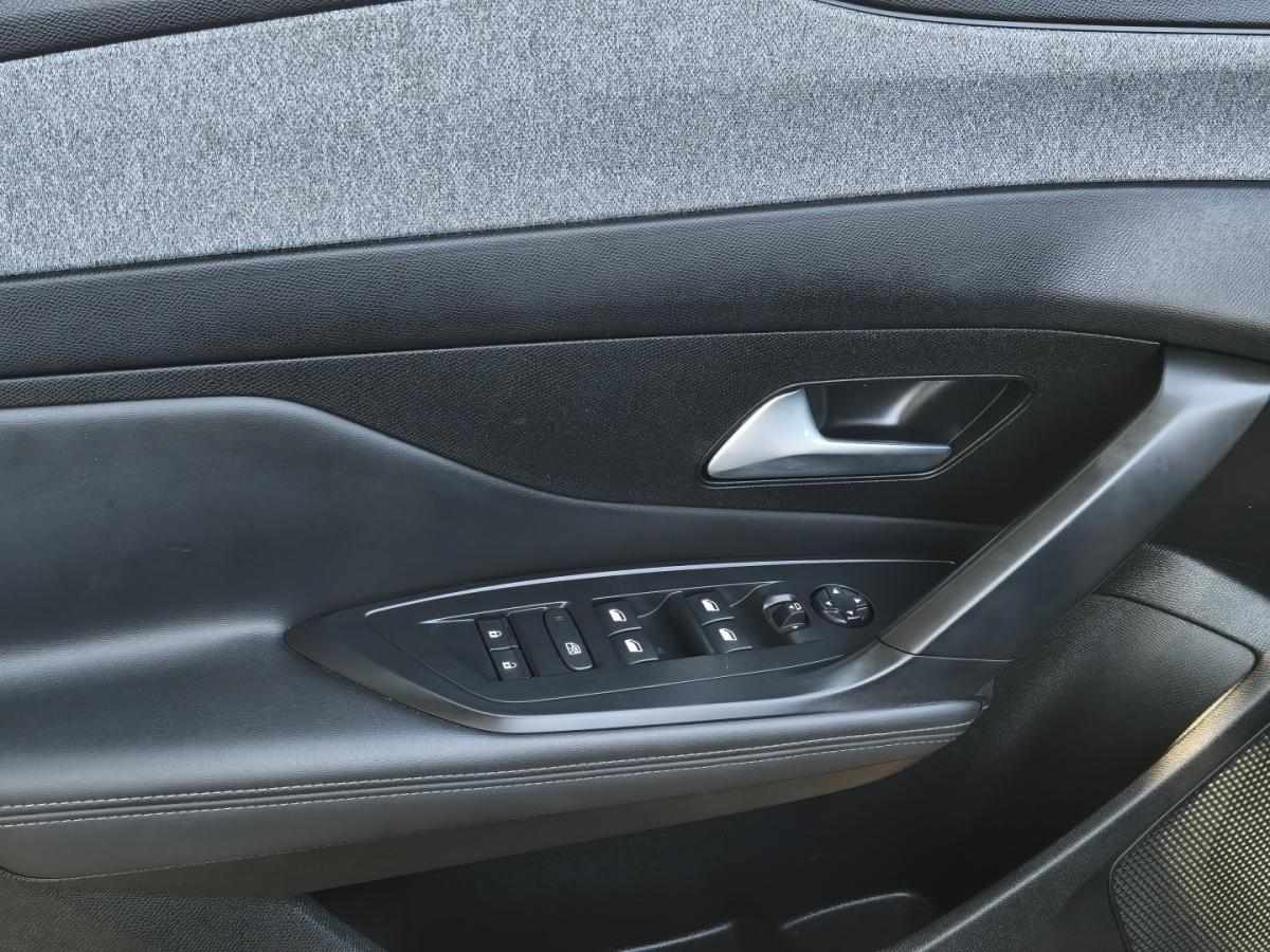 peugeot-308-2023-gasolina-1199cc