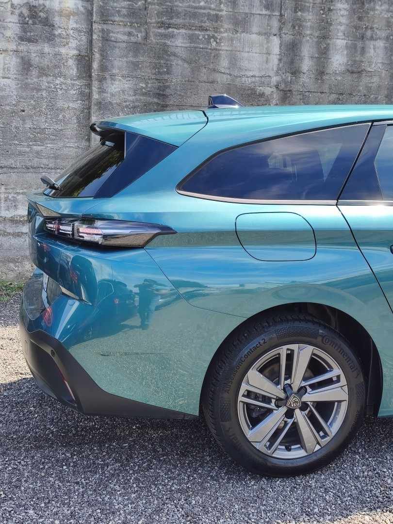 peugeot-308-sw-2023-gasolina-1199cc