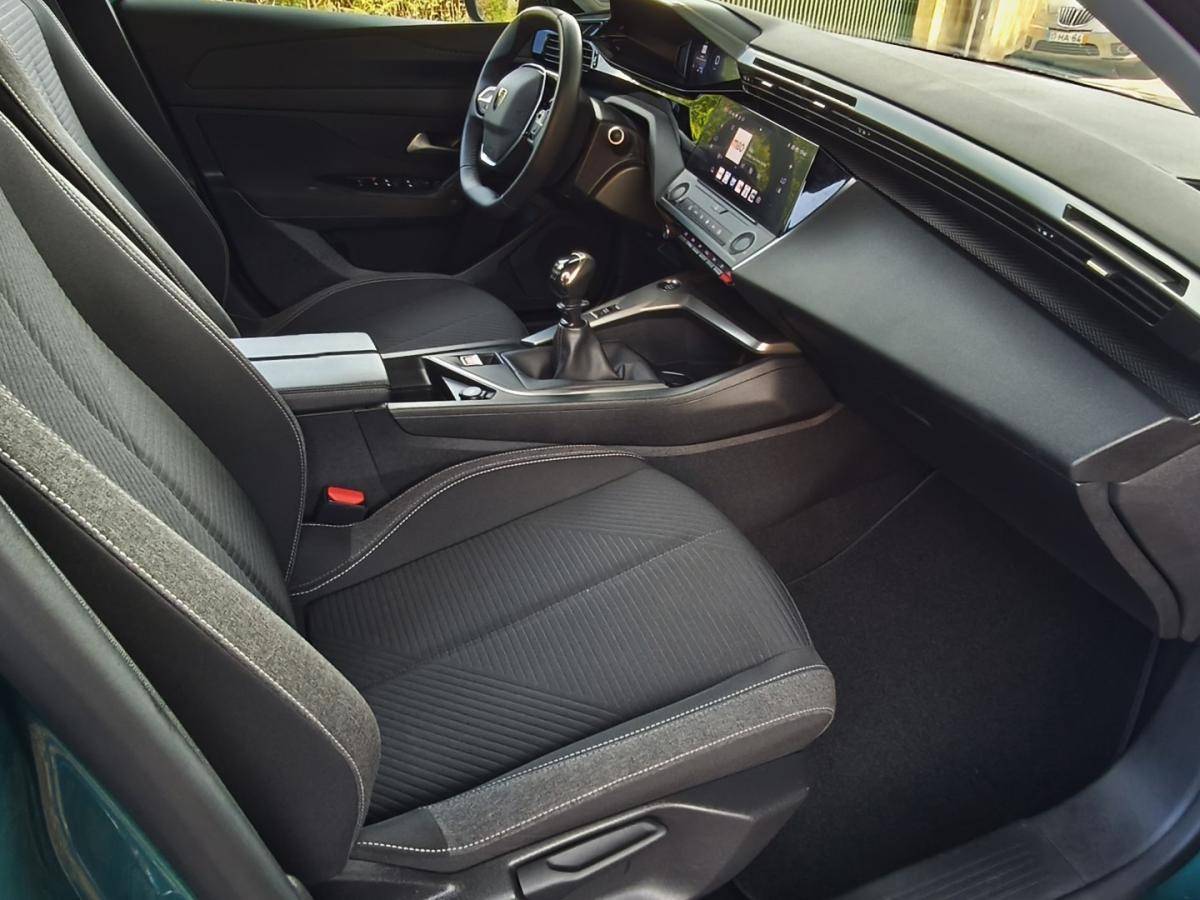 peugeot-308-sw-2023-gasolina-1199cc