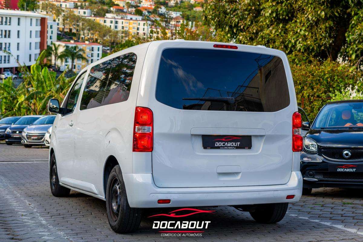 peugeot-traveller-2016-diesel-1560cc