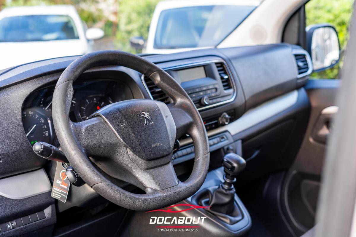 peugeot-traveller-2016-diesel-1560cc