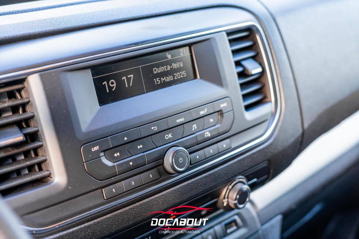 peugeot-traveller-2016-diesel-1560cc
