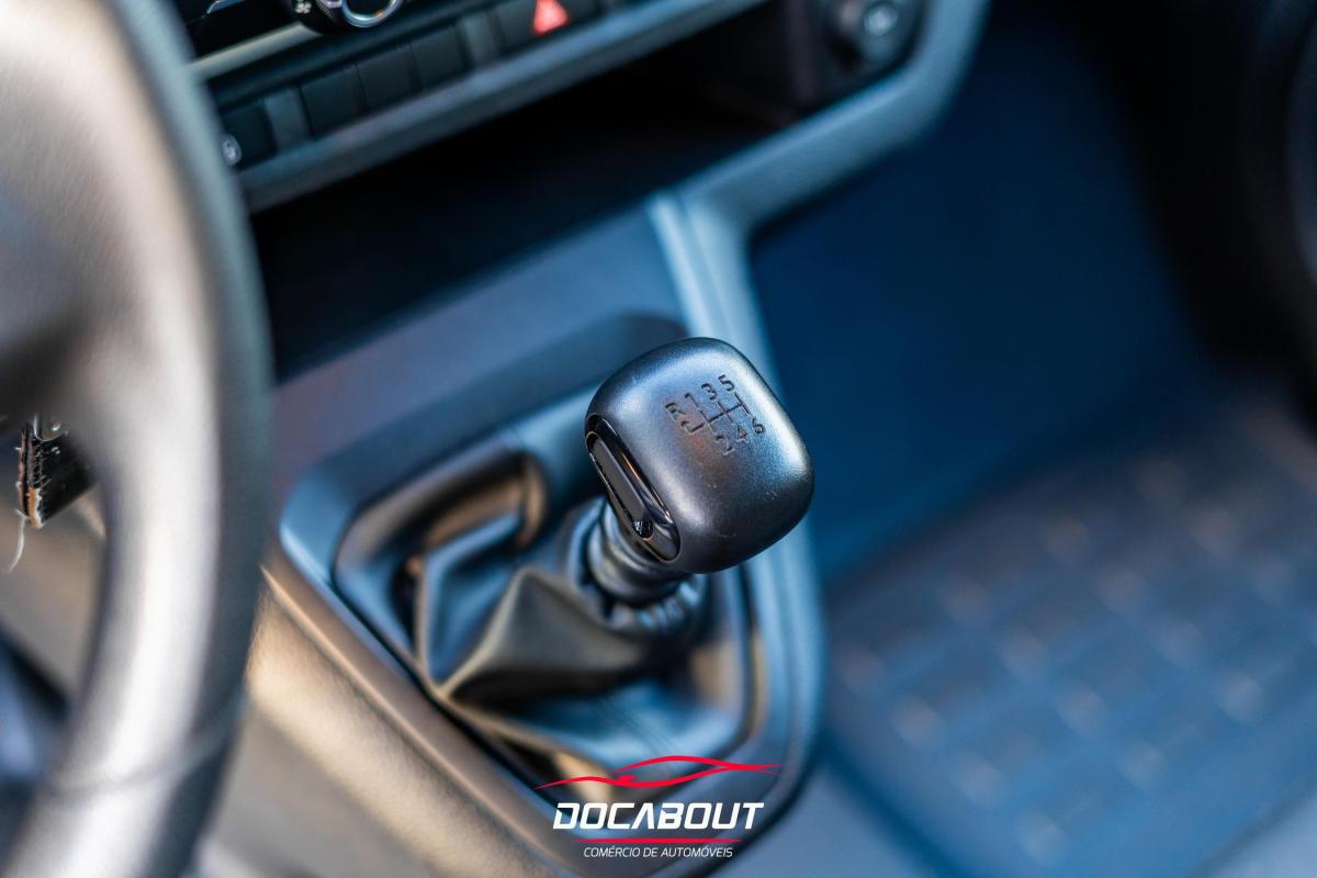 peugeot-traveller-2016-diesel-1560cc