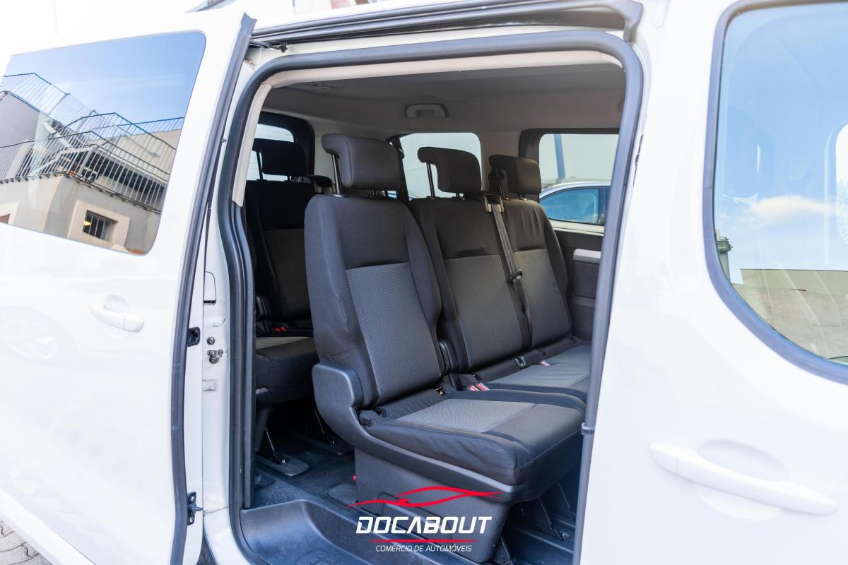 peugeot-traveller-2016-diesel-1560cc