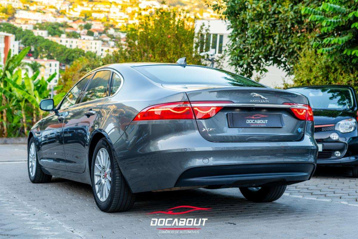 jaguar-xf-2017-diesel-1999cc