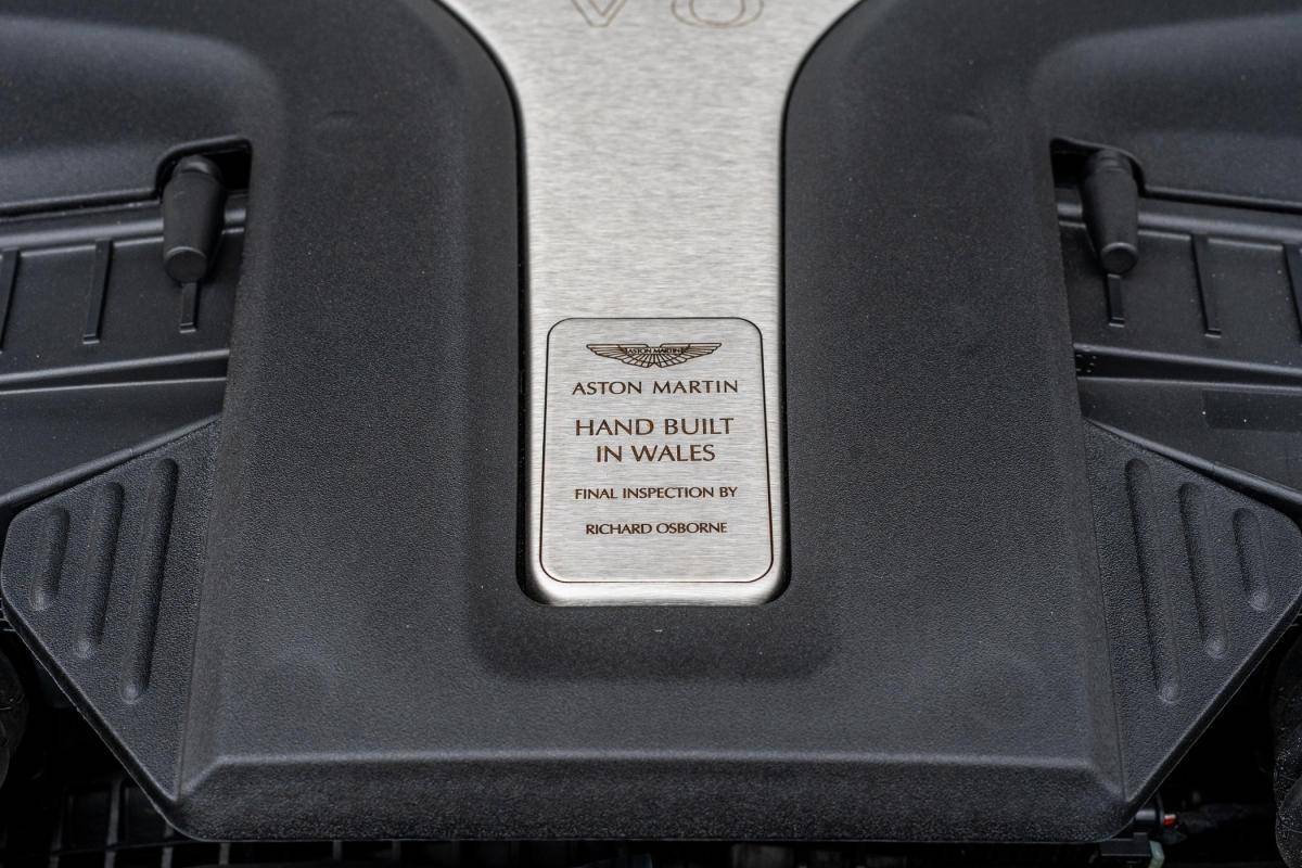 aston-martin-dbx-2021-gasolina-3982cc