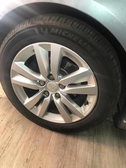 peugeot-308-1-6-hdi-fap-2015-diesel-1560cc
