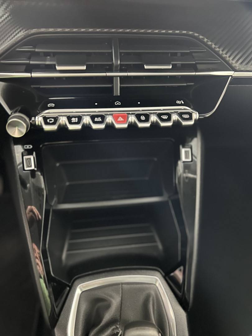 peugeot-208-2024-gasolina-1199cc