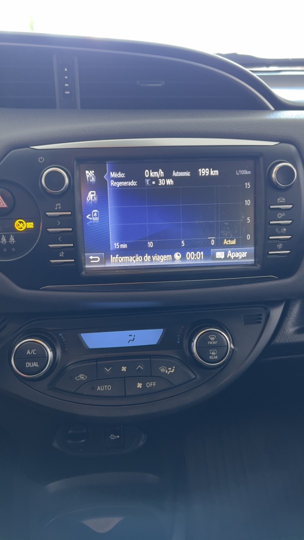 toyota-yaris-2018-hibrido-1497cc
