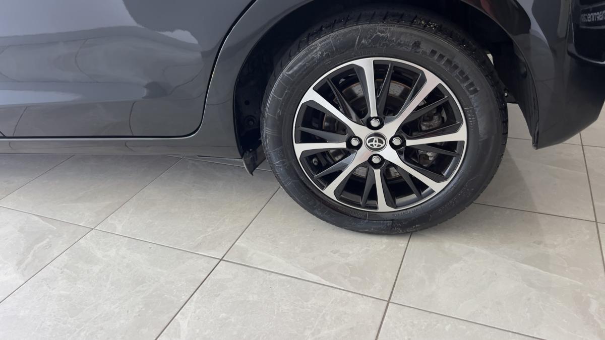 toyota-yaris-2018-hibrido-1497cc