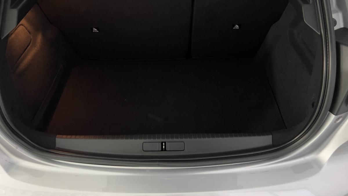peugeot-208-2022-gasolina-1199cc