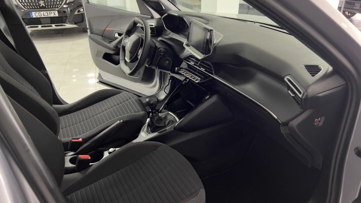 peugeot-2008-2023-gasolina-1199cc