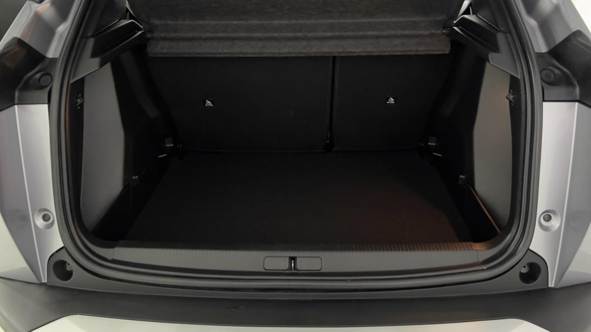peugeot-2008-2023-gasolina-1199cc