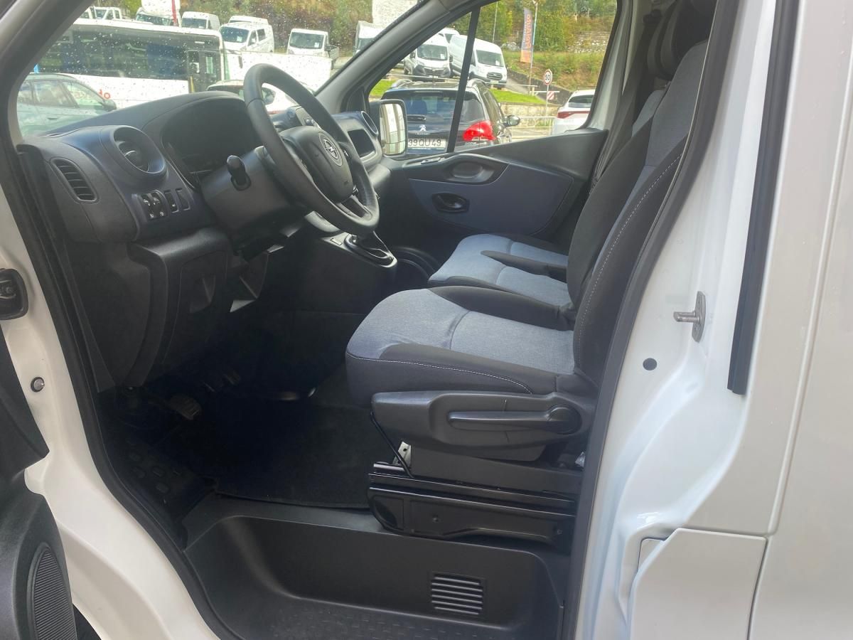 opel-vivaro-2016-diesel-1598cc