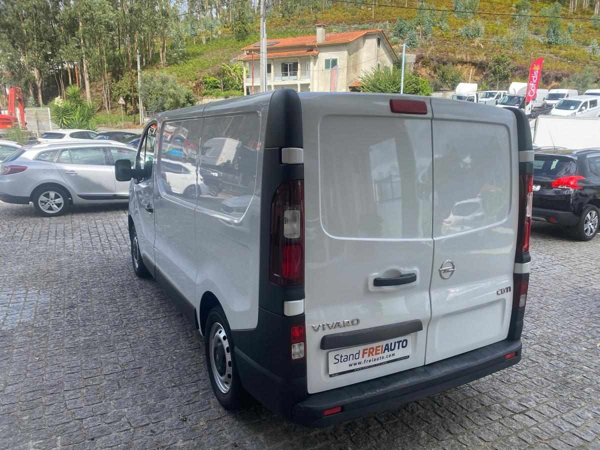 opel-vivaro-2016-diesel-1598cc