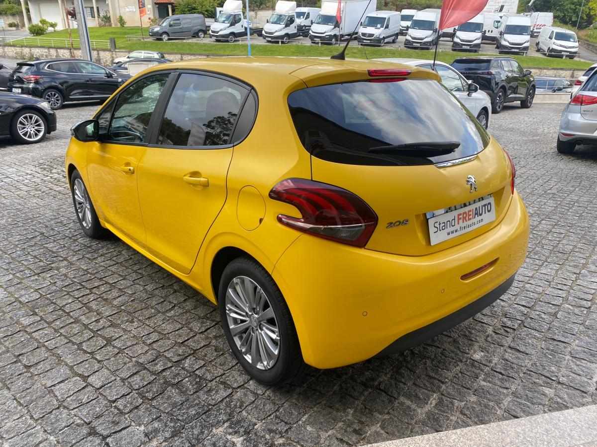 peugeot-208-2018-diesel-1560cc