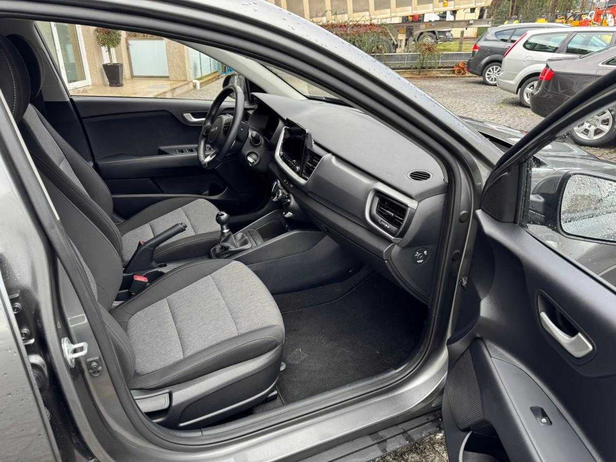 kia-stonic-2025-gasolina-1197cc