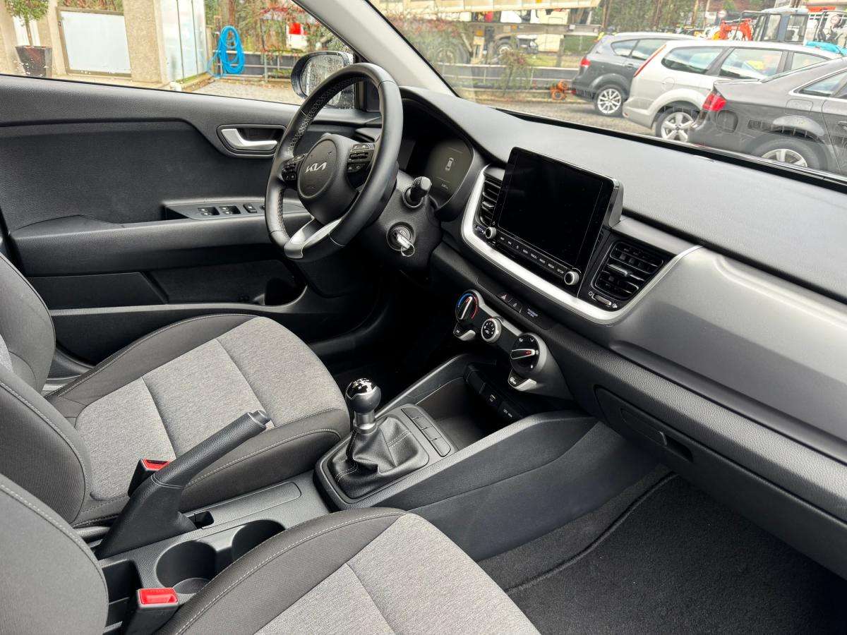 kia-stonic-2025-gasolina-1197cc